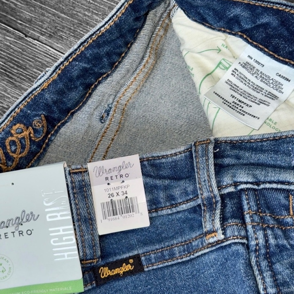 Wrangler Retro High Rise Trumpet
UltraFlare Jeans Tall 26x34 - Picture 8 of 13